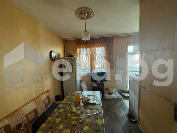 Продава се Тристаен апартамент в Варна, Автогара - 77 кв.м за 1481 €/кв.м - Снимка #1