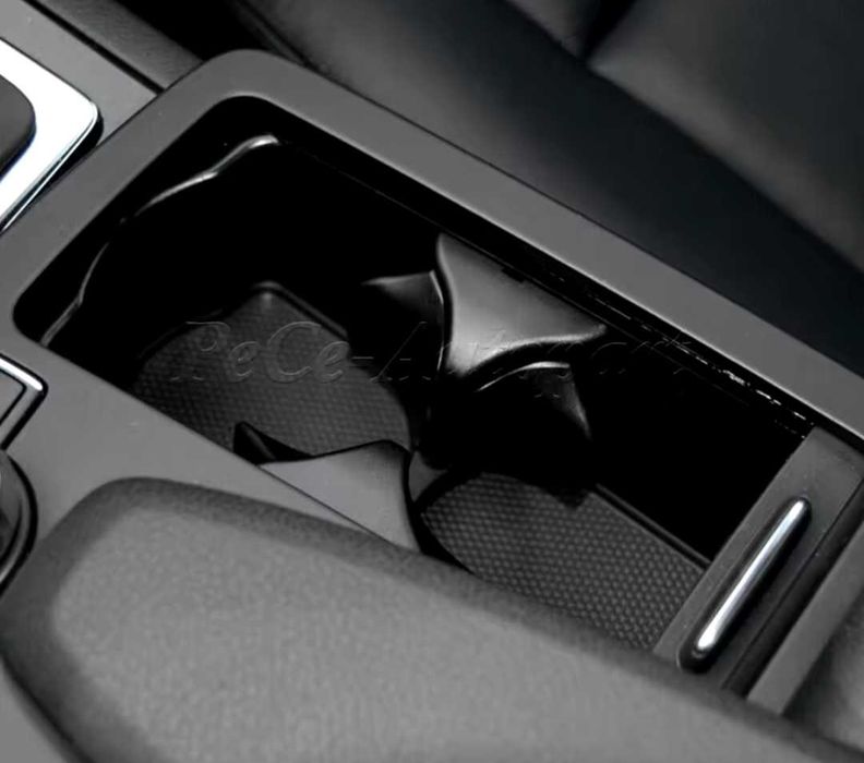 Разделител къпхолдър Мерцедес Mercedes W204 W212 W207 поставки за чаши