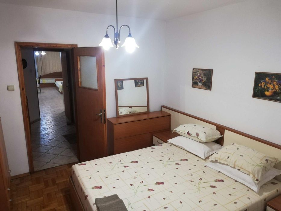 Дава се под наем Двустаен апартамент в Бургас, Лазур - 75 кв.м за 433.5 € - Снимка #2