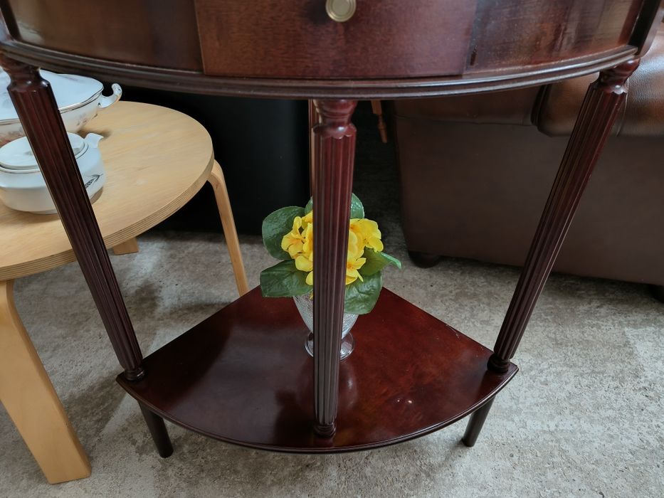 Комплект от две ъглови помощни масички