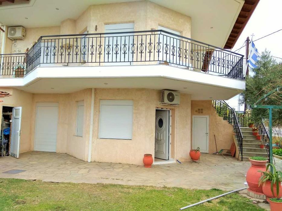 Продава се Къща в София, Лозенец - 220 кв.м за 2500 €/кв.м - Снимка #1