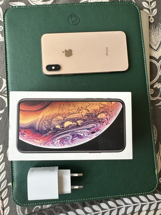 Iphone xs  rose gold