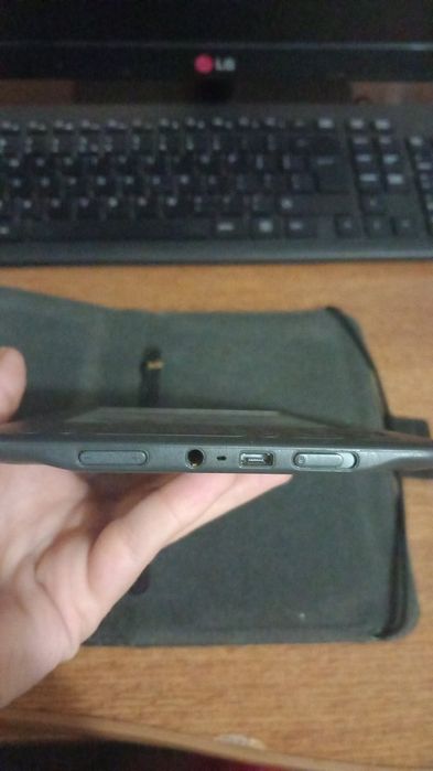 Vând Kindle  D00901