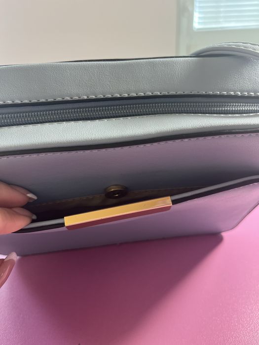 Светлосиня чанта от еко кожа