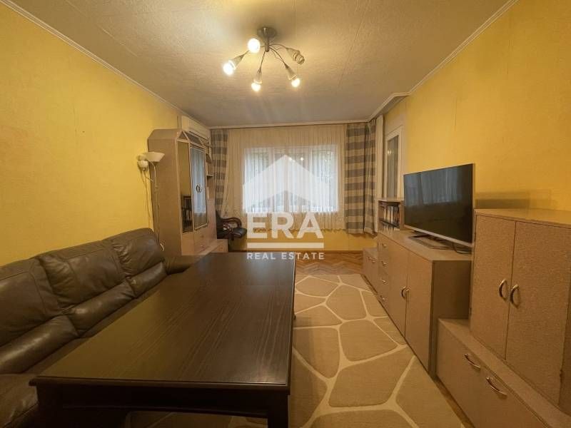 Продава се Тристаен апартамент в Варна, Възраждане 4 - 105 кв.м за 1481 €/кв.м - Снимка #1