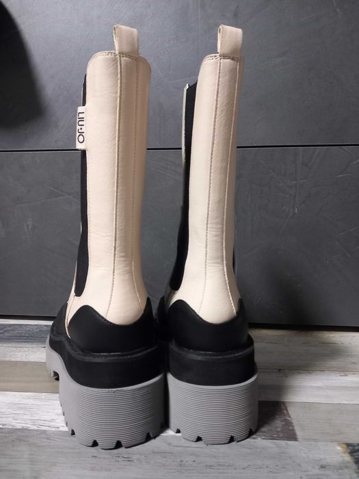 Liu Jo
Боти Purple Chelsea 40 номер нови Дизайн & Характеристика