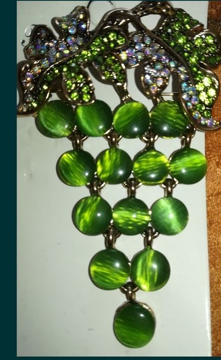 Броши  для женщин, девушек и девочек