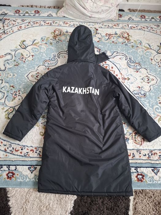 Продам куртку зимний адидас