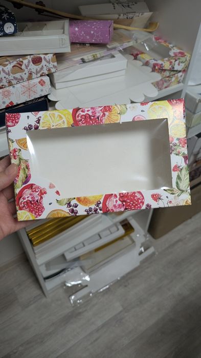 Продам коробки для конфет или клубники