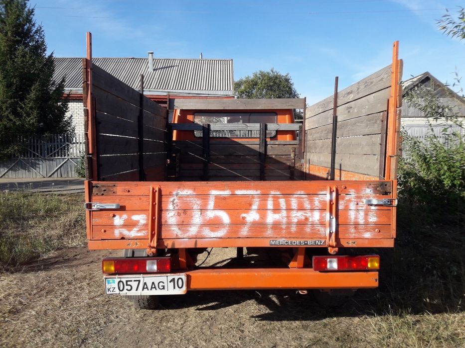 Мерседес бенц 208