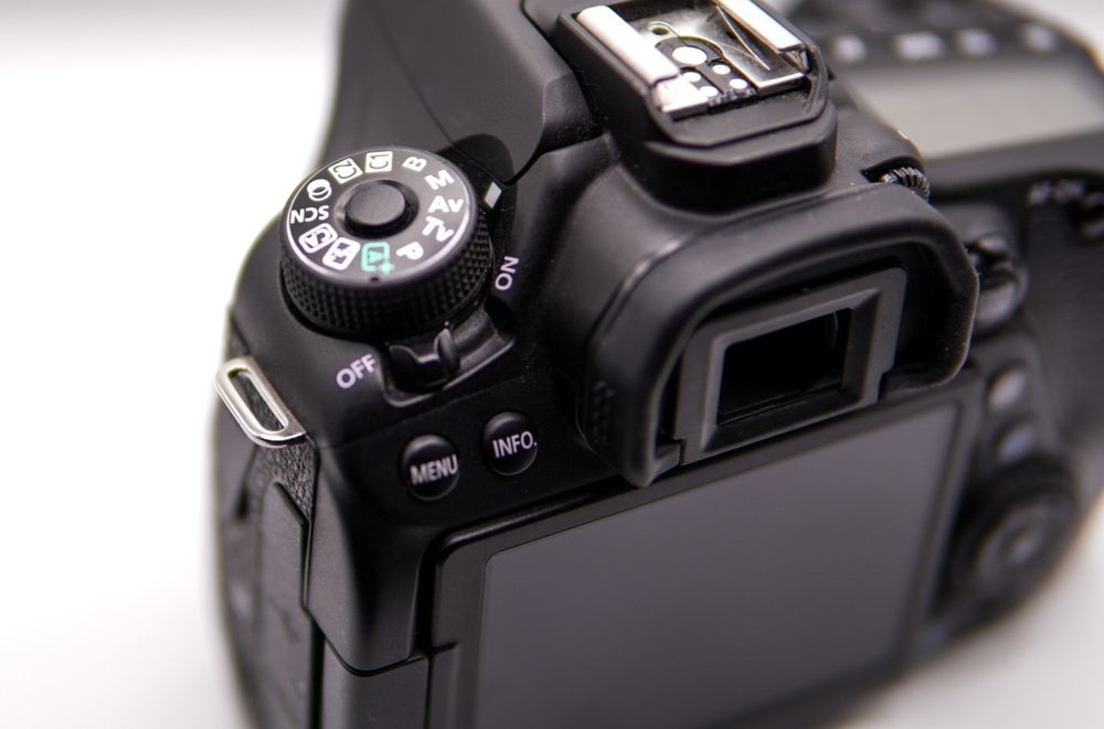 Canon EOS 80D (body)