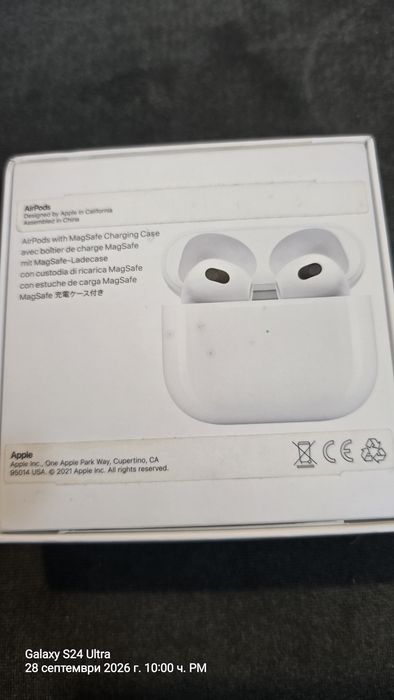безжични слушалки Apple AirPods (3-то поколение).