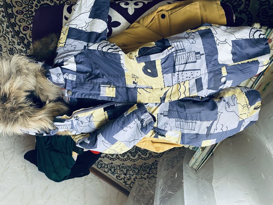 Продам детские куртки