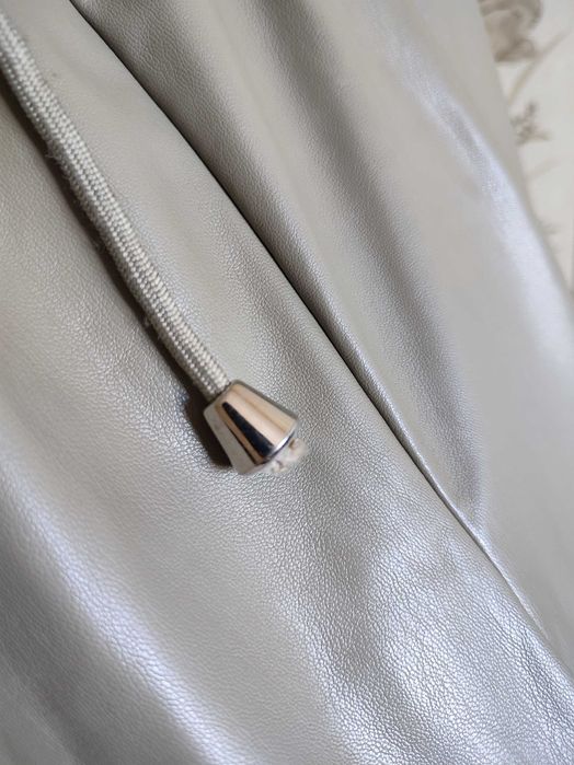 Женские кожаные брюки М