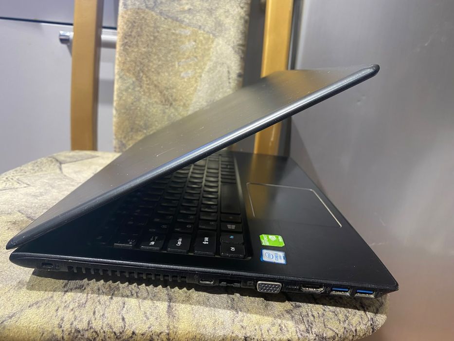 Acer i5-8/работает от сети