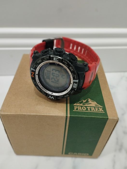 Часовник Casio ProTrek