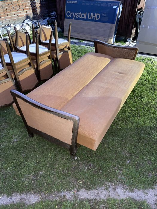 Стари мебели масив- диван, маса