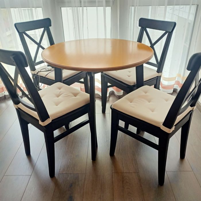 Продам стол обеденный