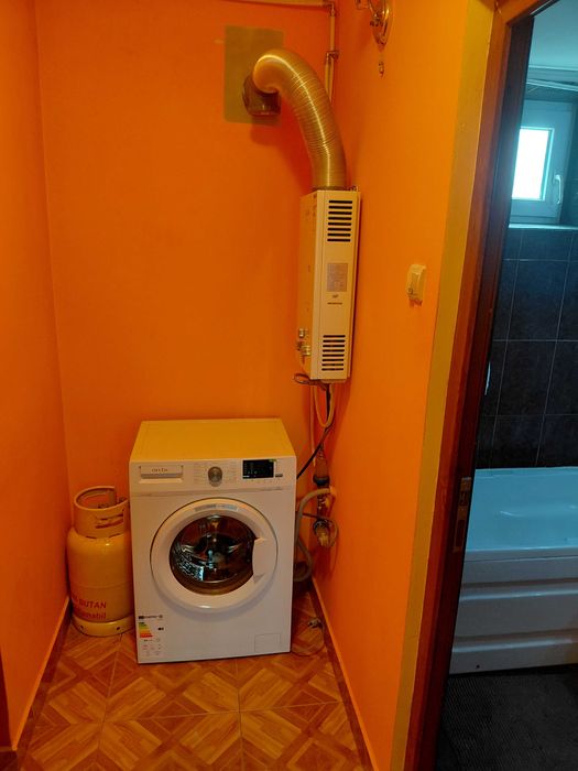 Inchiriez apartament 3 camere