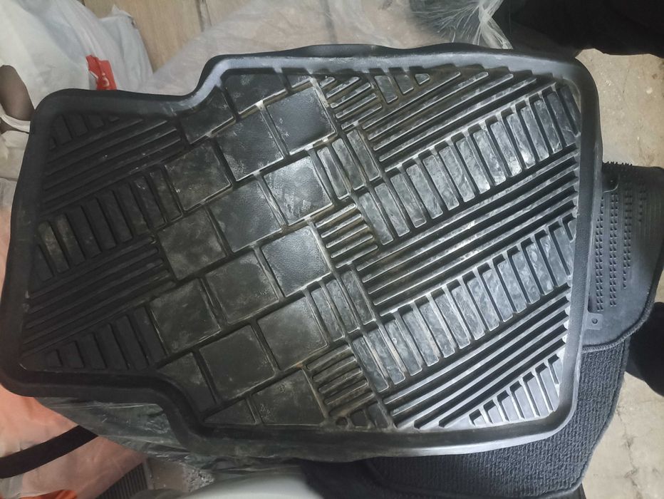 Коврики на Рав 4