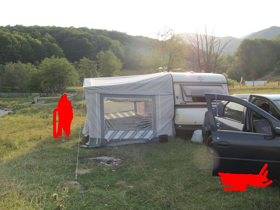 Vând rulota Hobby 400 clasic
