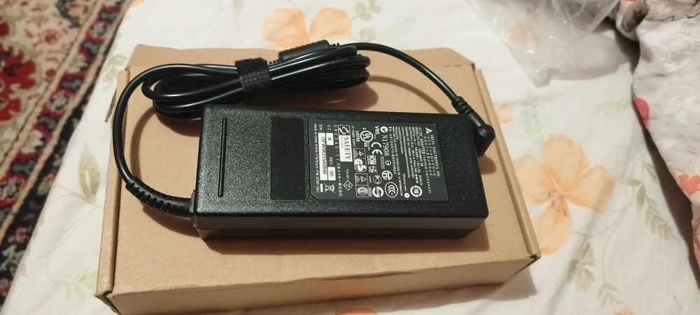 Зарядно за лаптоп 19V 4.74A за ASUS ADP-90CD DB