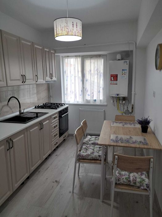 Ofer spre inchiriere APARTAMENT 3 CAMERE