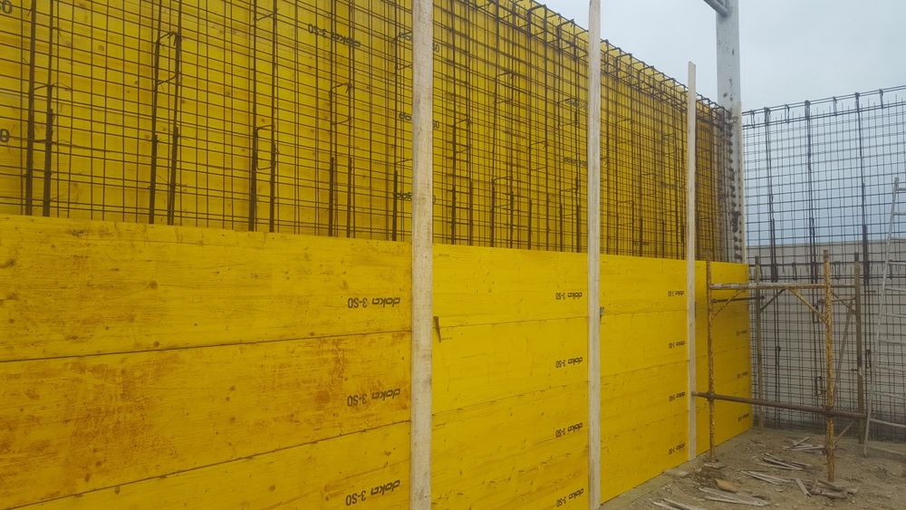 De inchiriat .Popi metalici si panouri doka