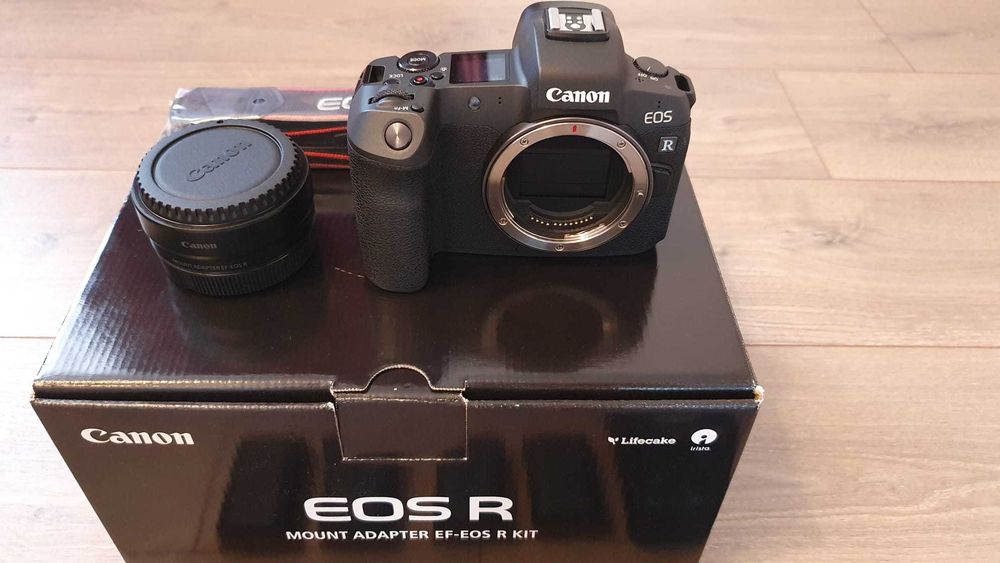 Canon EOS R cu adaptor EF,  card SDXC 128GB si 5 acumulatori originali