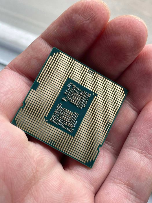 CPU i7-10700F LGA 1200 + дъно GB B460 HD3 + Кутия + SSD 256GB 2.5"