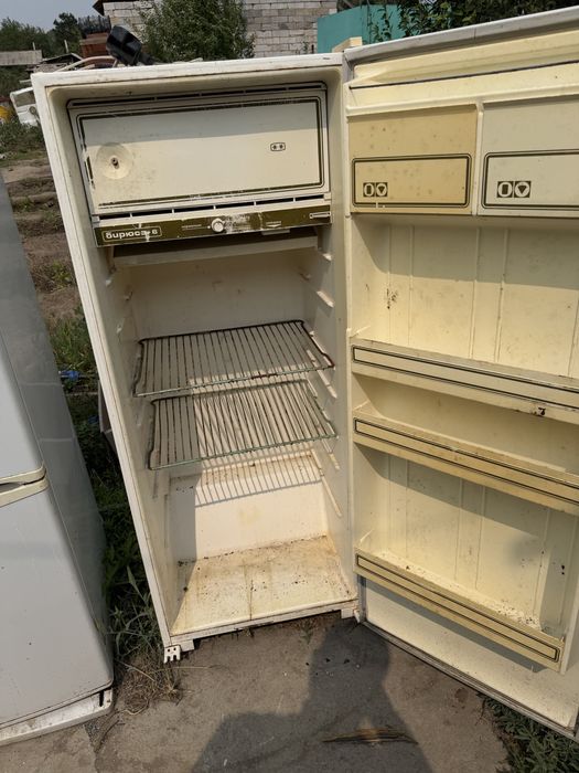 Продам 2 холодильника