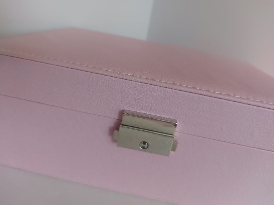 Шкатулка большая.