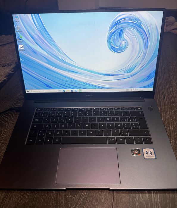 Huawei MateBook D15 – Ryzen 5 3500U / 8GB RAM / SSD 256GB