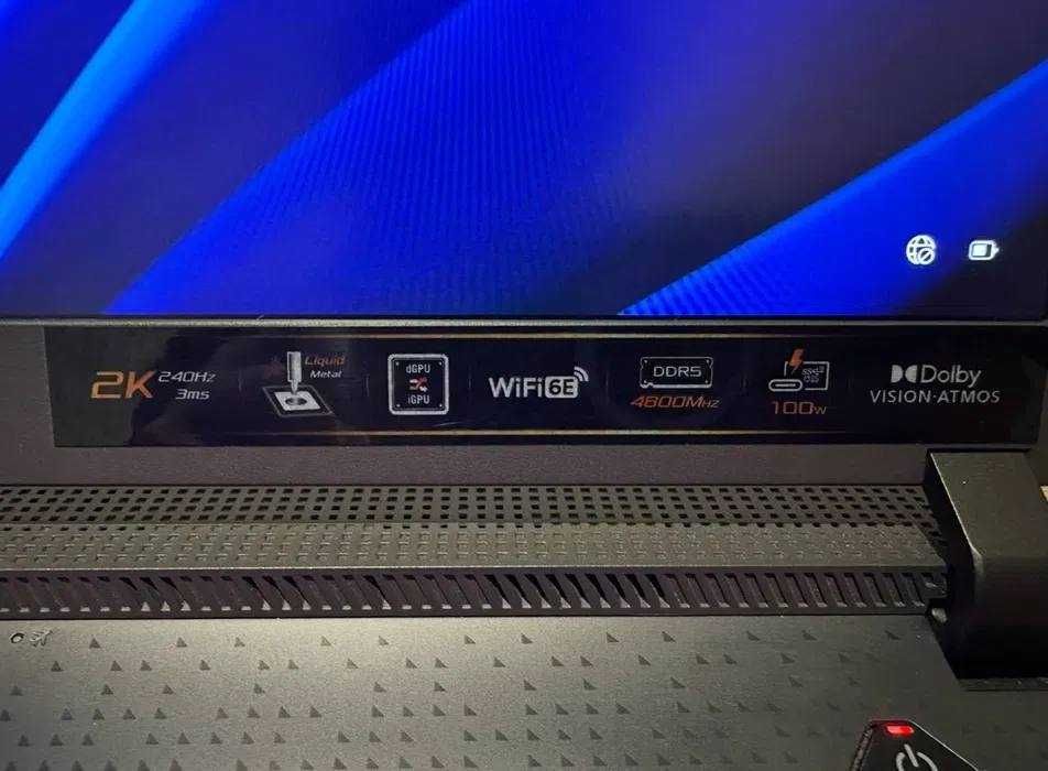 Asus RogStrix G713 RM, Republic of Gamers.