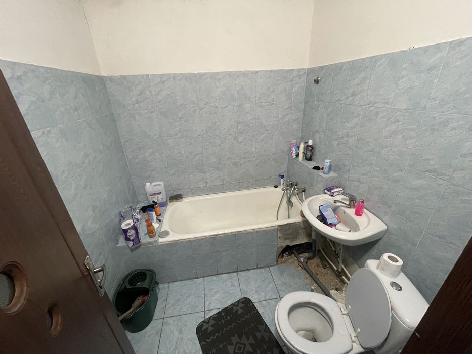 Vand apartament cu 3 camere