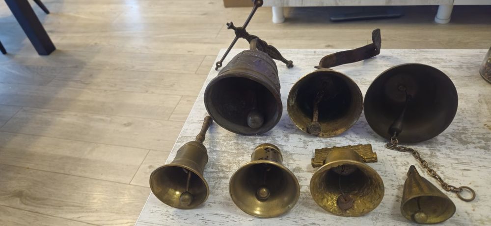 Vand clopote,talangi vechi si clopotei de colectie. Vezi cele 8 poze