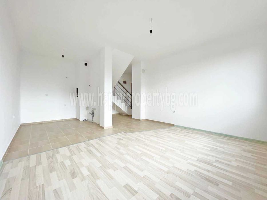 Продава се Тристаен апартамент в с. Равда, Област Бургас - 174 кв.м за 690 €/кв.м - Снимка #2