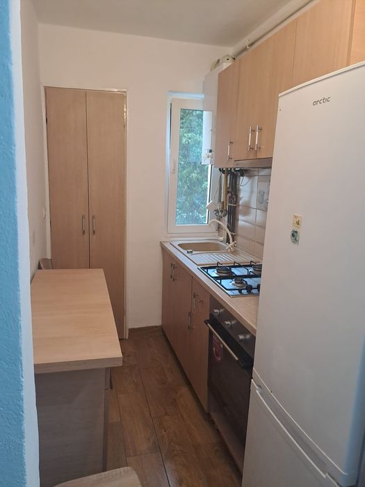 Inchiriez apartament