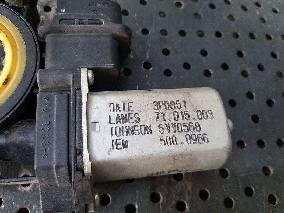 Motoras macara stanga fata bmw seria 1 f20 71015003 5000966