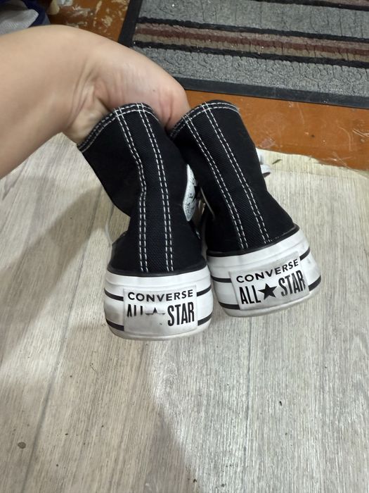 Кеды кроссовки продается