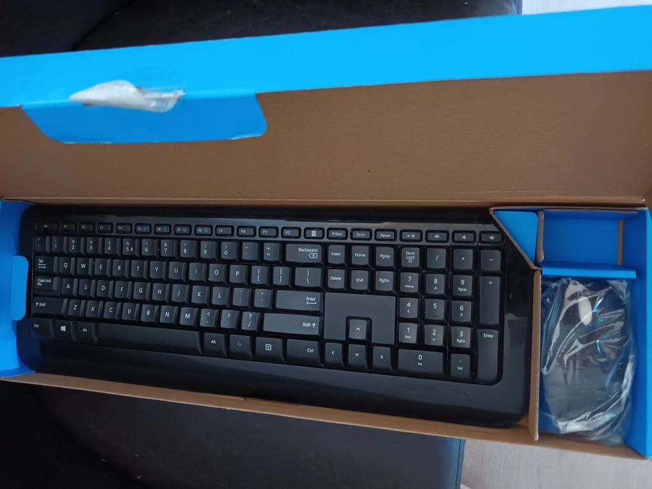 Unitate pc, tastatura+mouse wireless