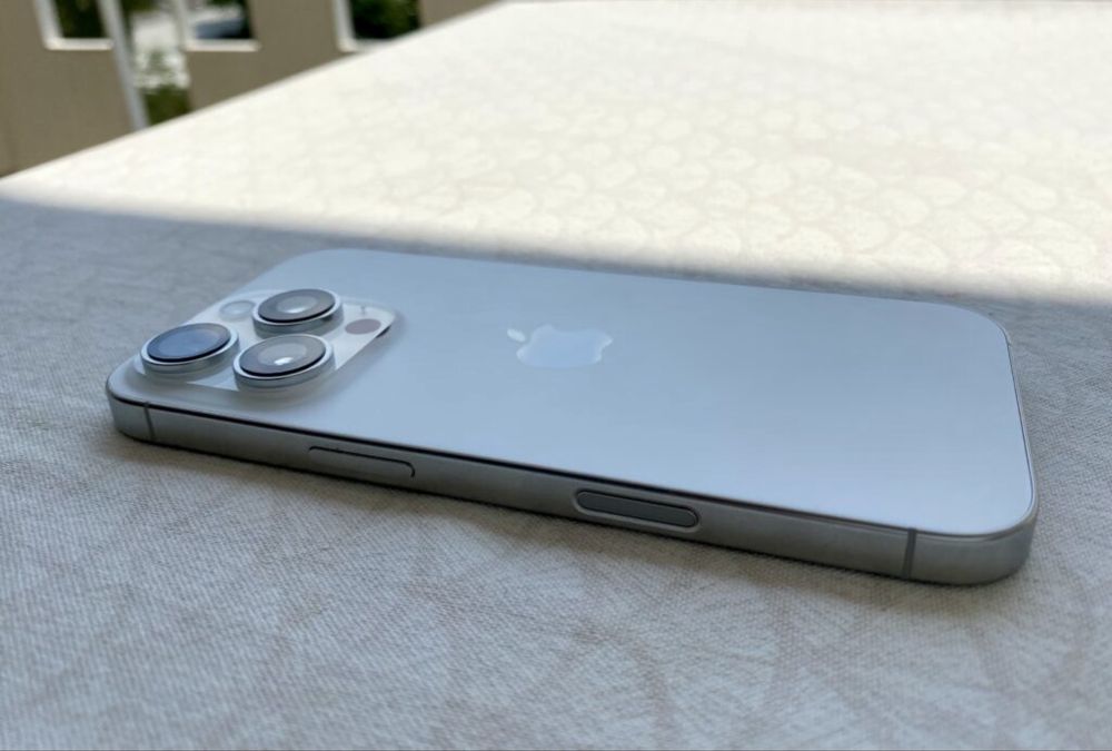 iPhone 16 pro 8/128