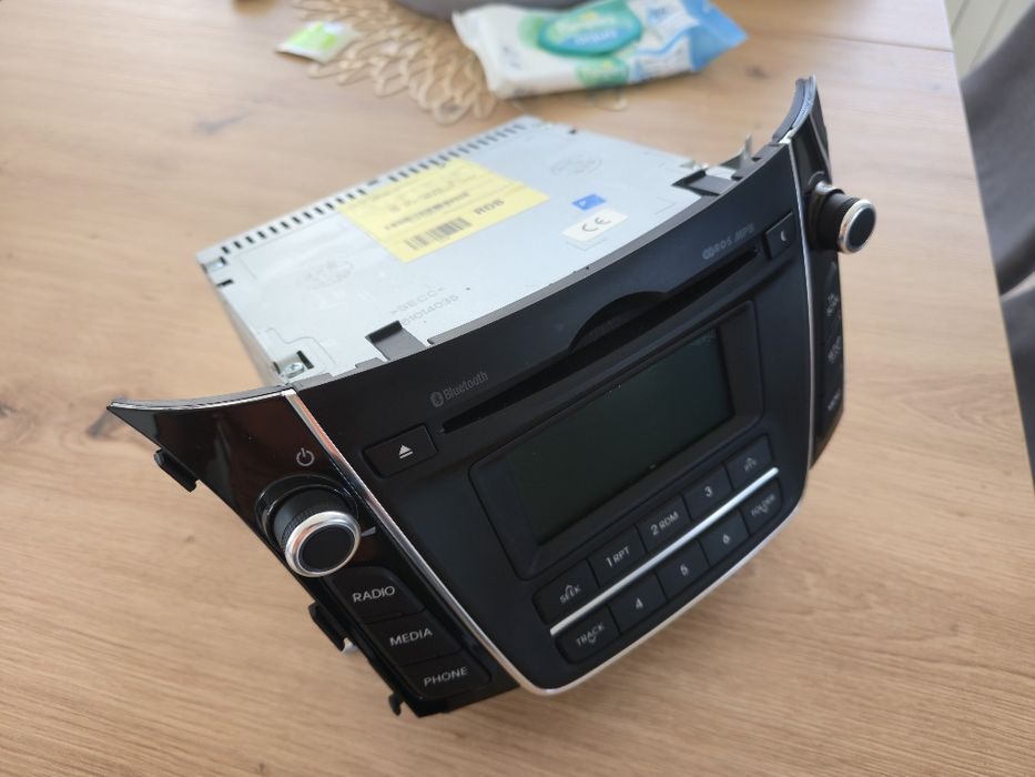 Оригинално радио за Hyundai i30 (2012-2017) с Bluetooth и MP3