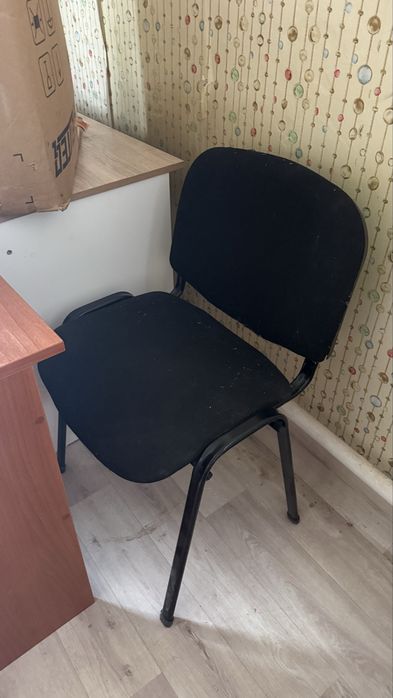 Продам стол и стулья