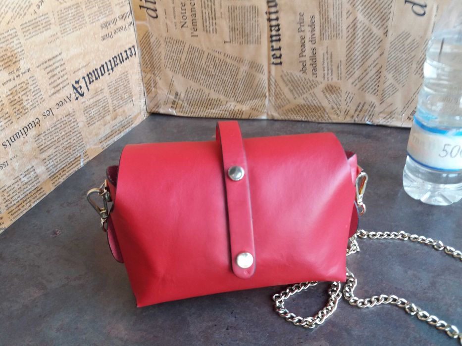 дамска чанта,малка червена,кожена чантичка-естествена кожа