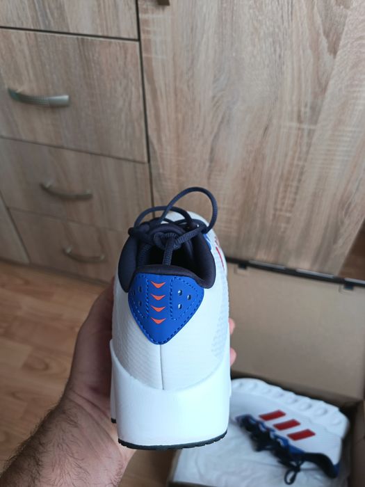 Чисто нови маратонки ADIDAS SWITCH RUN M  original 43 номер 40 евро