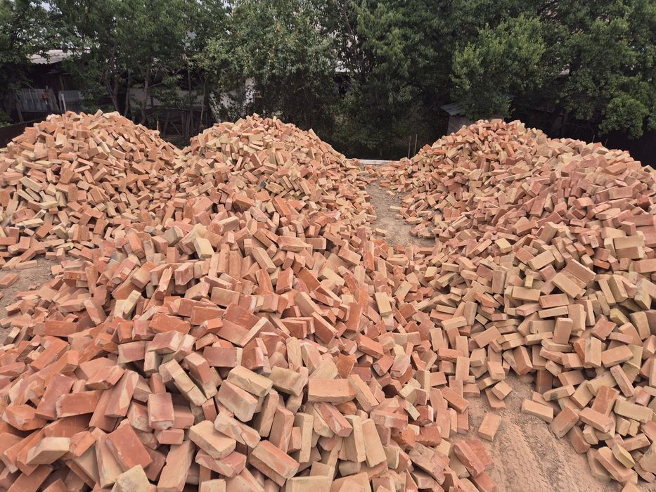 Красный кирпич жженый