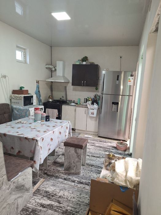 Vayenniy garadok "CLAVEJIO" gasti yoninida 2 sotixli  kotedj sotiladi.