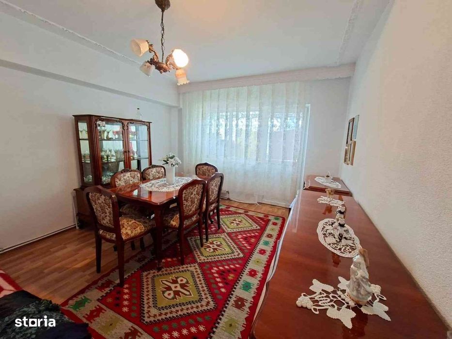Vând apartament 2 camere Primăverii