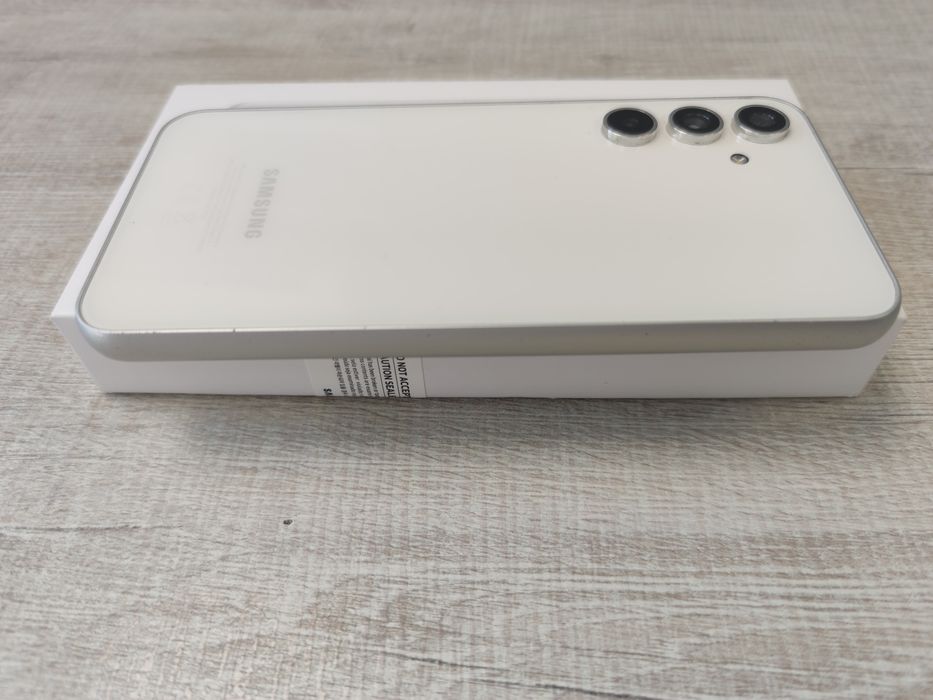 Samsung Galaxy A54 5G 128GB 8RAM White Като нов!